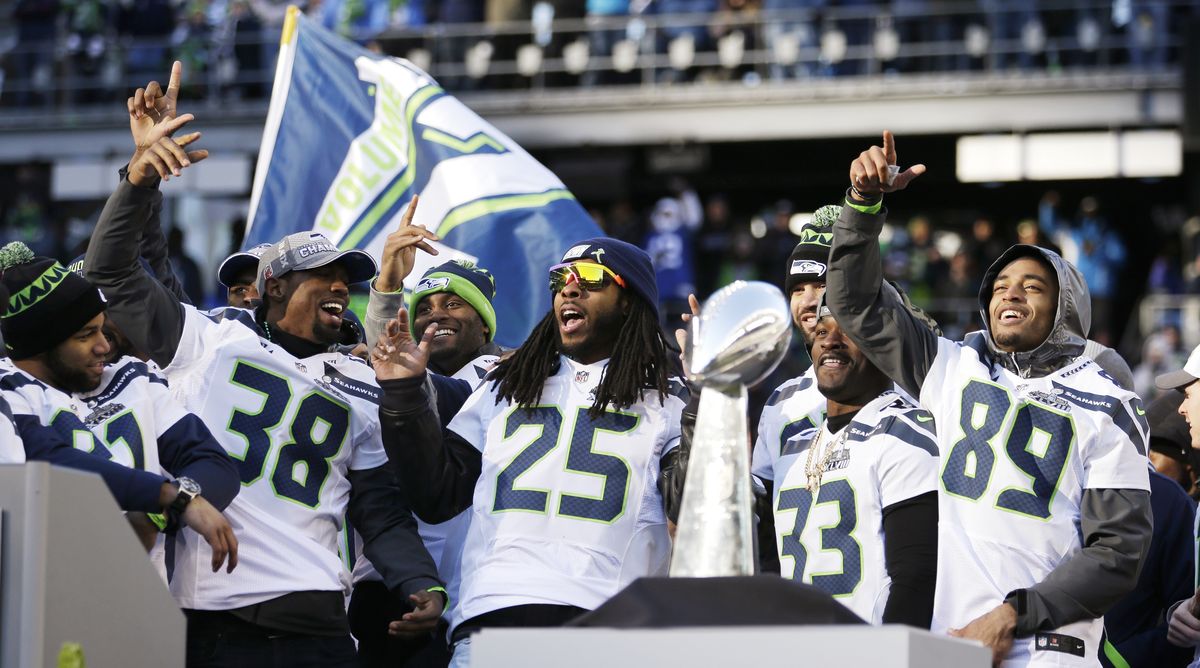 Spokane fans join in Seahawk revelry - Feb. 6, 2014 | The Spokesman-Review