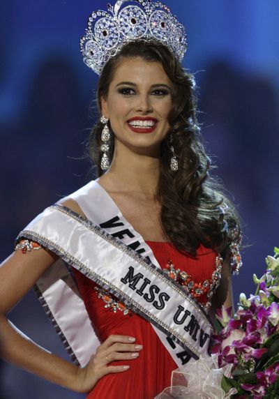 Miss Venezuela Stefania Fernandez poses after being crowned Miss Universe.  (Associated Press / The Spokesman-Review)