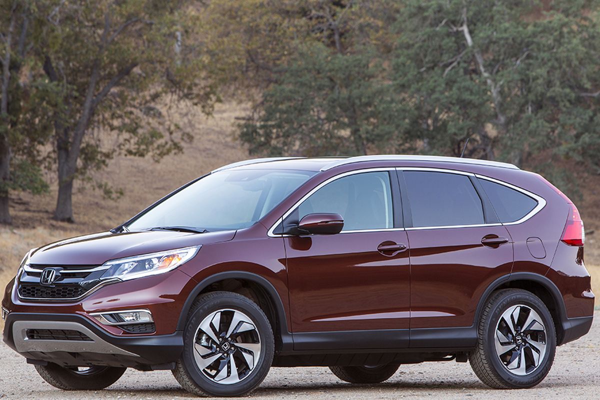 For 2016, Honda tweaks the lineup, adding a new value-priced Special Edition (SE) trim that slots in just above the base LX ($24,645, including destination).  (Honda)