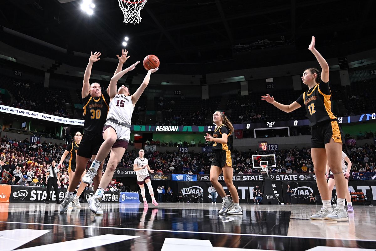 Reardan Screaming Eagles Rylynn Green (15) shoots against Cle Elum Warriors Jadison Wallick (30) in the first half of a WIAA State 2B Girls Championship basketball game on Saturday, March 7, 2026, at Numerica Veterans Arena in Spokane, WA.  (James Snook)