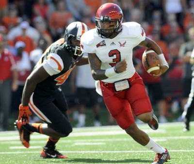 Vernon Adams and Eagles won’t overlook Western Ore. (Associated Press)