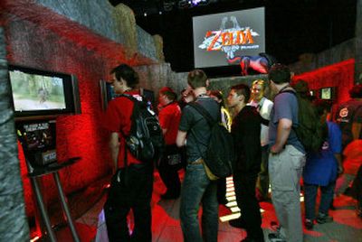 
Video game enthusiasts line up to play Nintendo's 