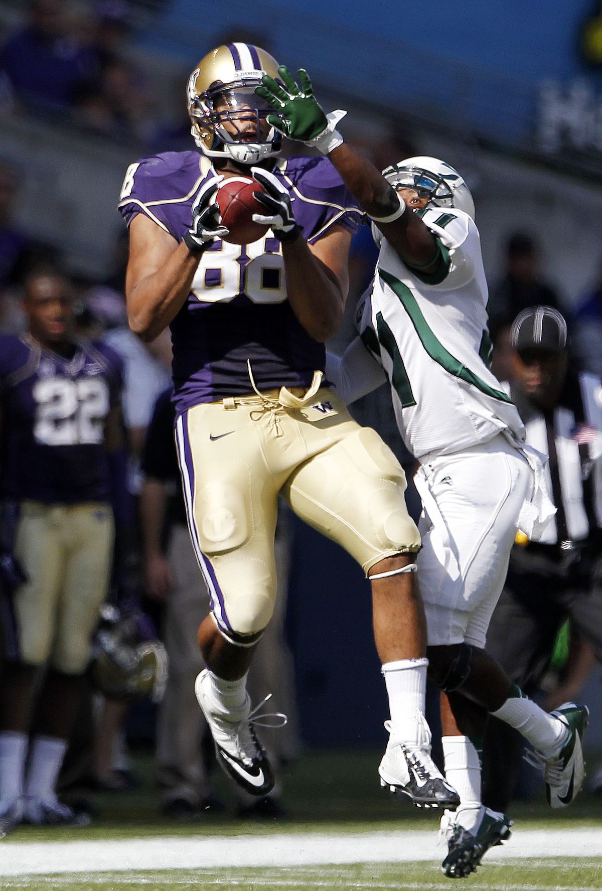 Tight end Austin Seferian-Jenkins has been one of just two go-to receivers for the Huskies. (Associated Press)
