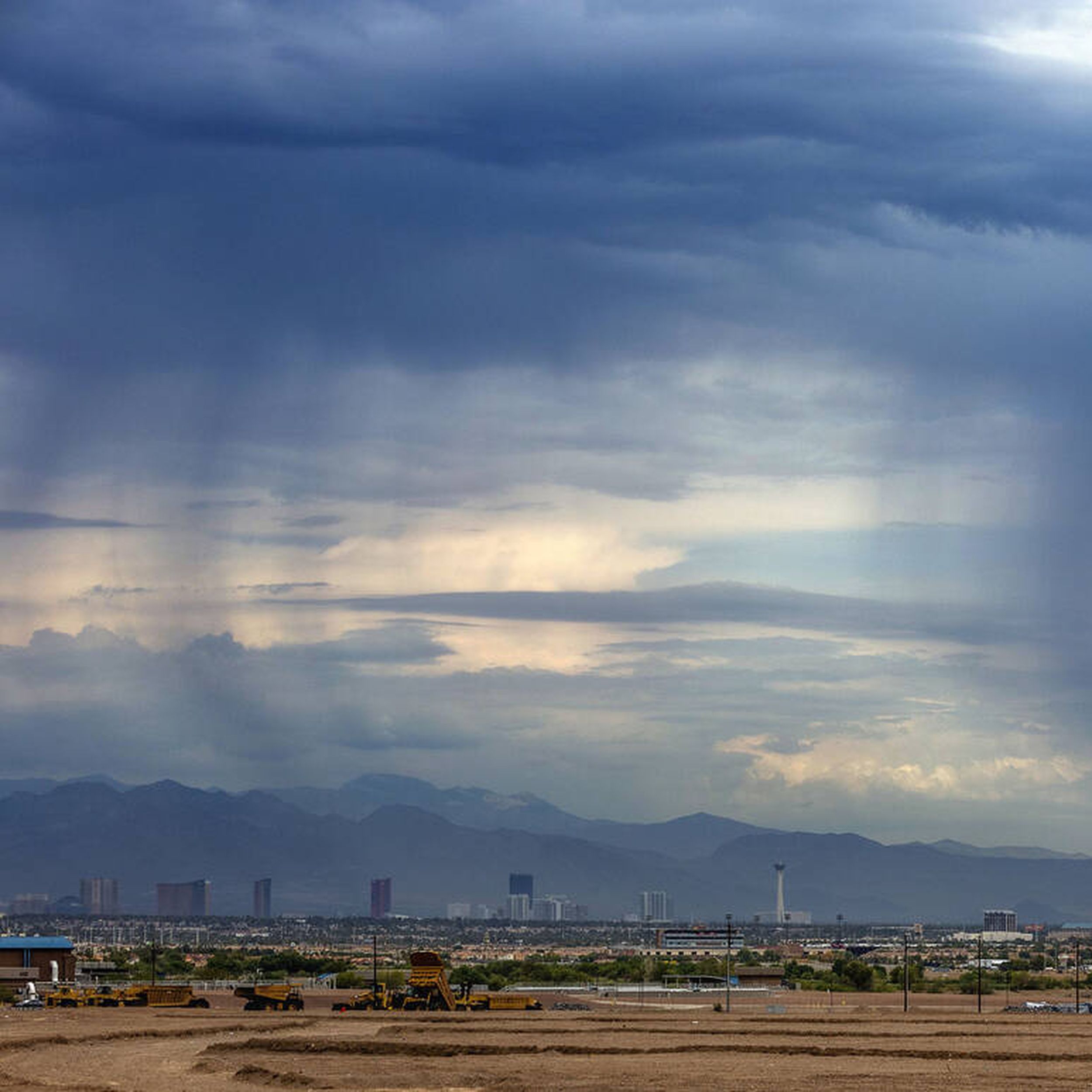 Las Vegas flooding: Multiple casinos, entire Strip, airport under