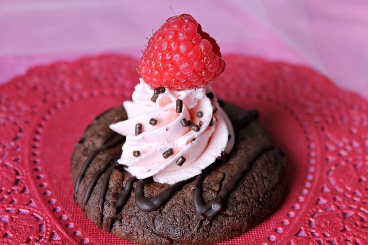 Rich and decadent, with a hint of raspberry liqueur, these Chambord Truffle Cookies would make a nice ending to a romantic meal. (Lorinda McKinnon / /For the Spokesman-Review)