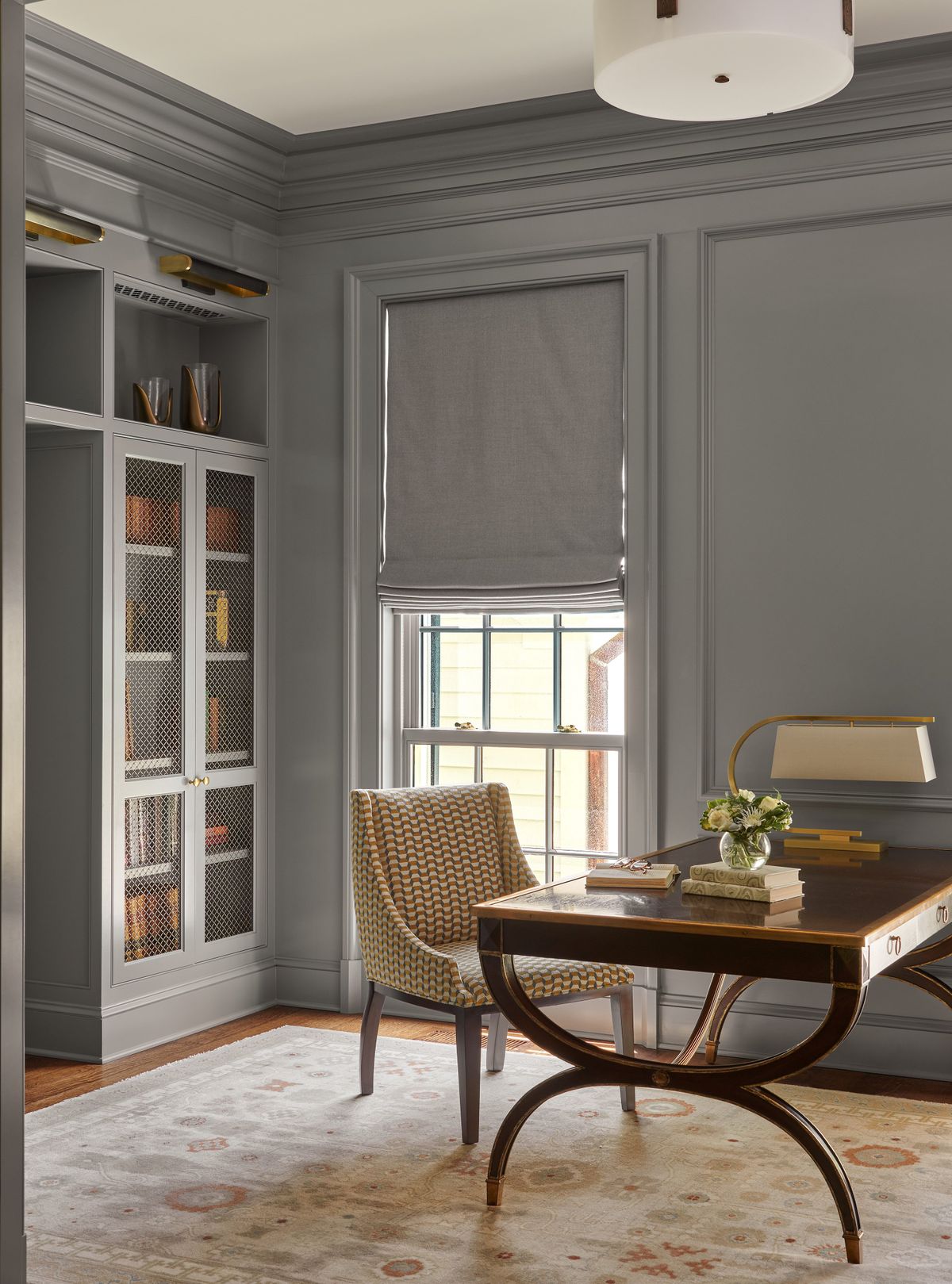 Benjamin Moore Mineral Alloy used with interior design by Tracy Morris. (Anice Hoachlander)
