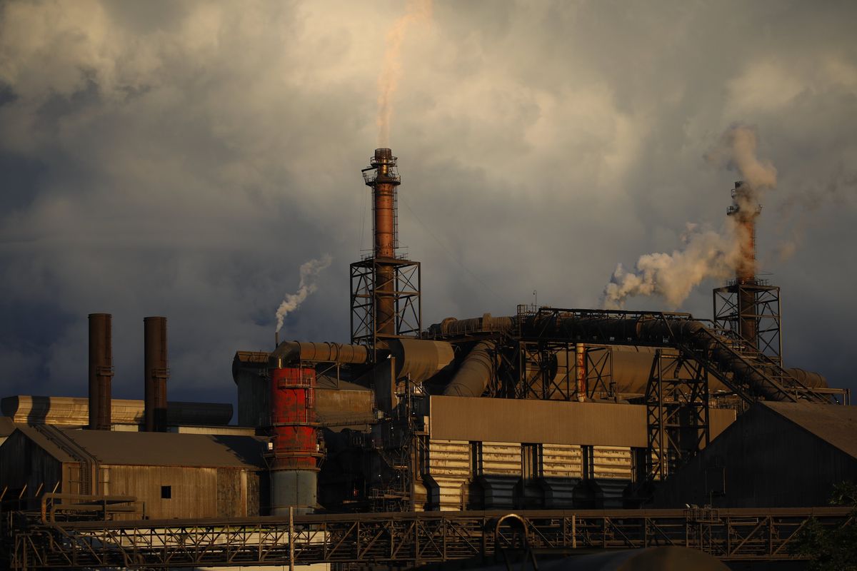 A steel mill in Cleveland. MUST CREDIT: Luke Sharrett/Bloomberg (Luke Sharrett/Bloomberg)