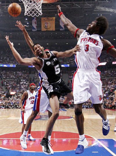 Eminem @ Spurs-Pistons NBA Finals 2005 - Game 4 