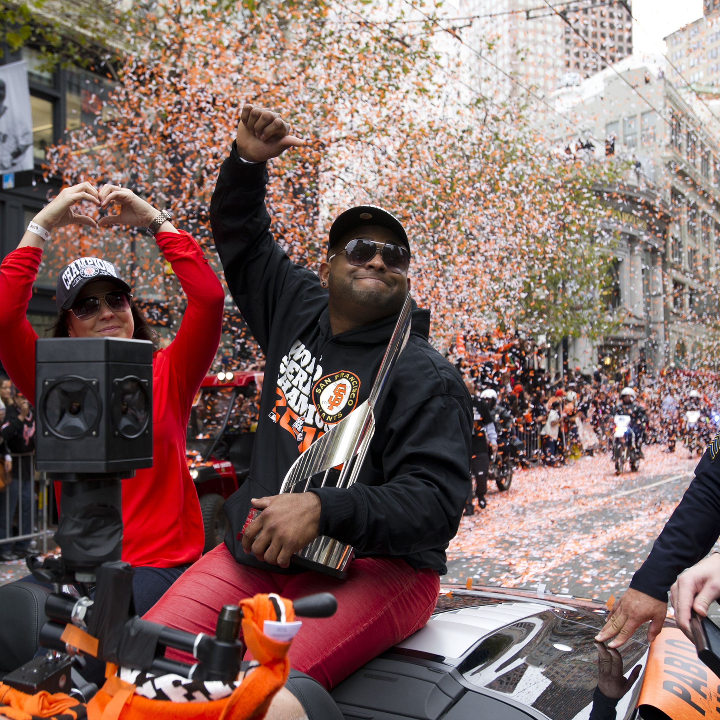 San Francisco goes orange, black for Giants parade