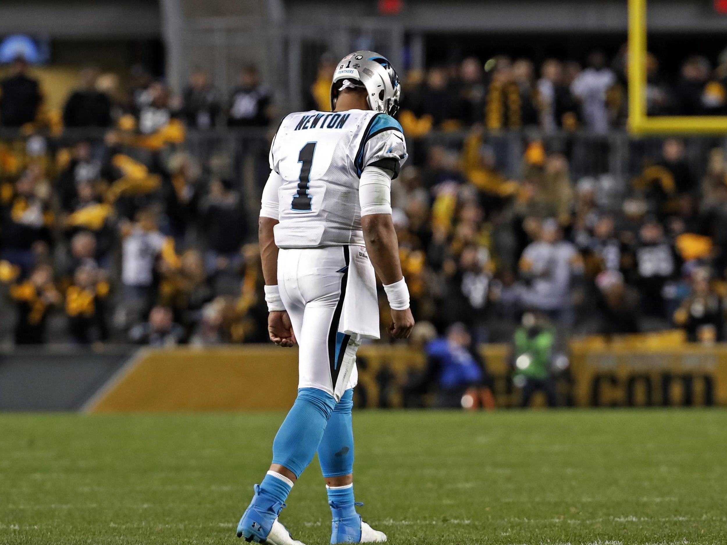 Ben Roethlisberger throws for 5 TDs, Steelers rip Panthers