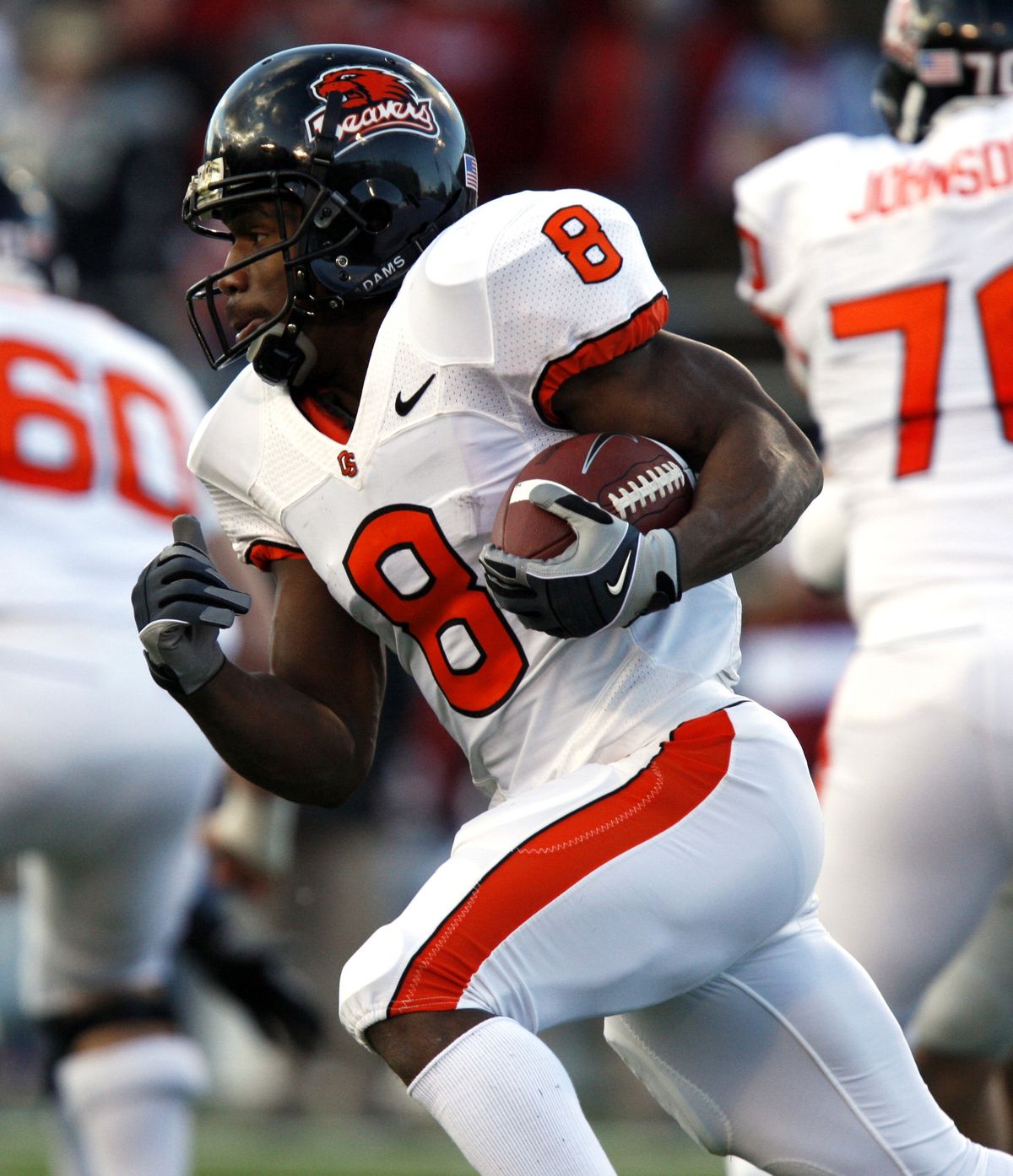 Oregon State special teams player James Rodgers (8) returns a kickoff during the first quarter of an NCAA college football game against Washington State, Saturday, Nov. 21, 2009, at Martin Stadium in Pullman, Wash. (Dean Hare / Associated Press)