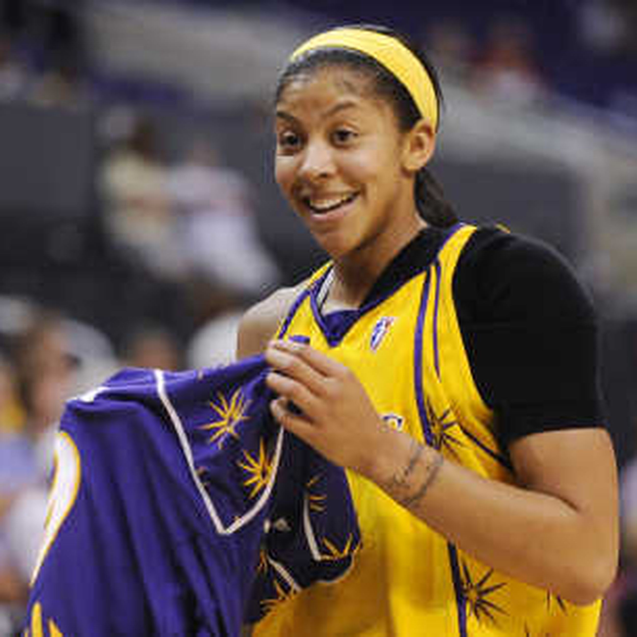 Basketball Star Candace Parker Awarded 2008 Honda-Broderick Cup