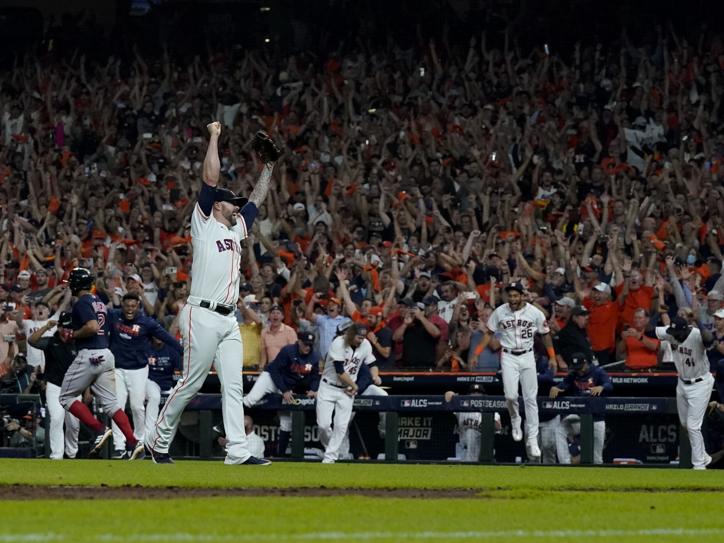 Luis García, Yordan Alvarez help Astros oust Red Sox, reach World