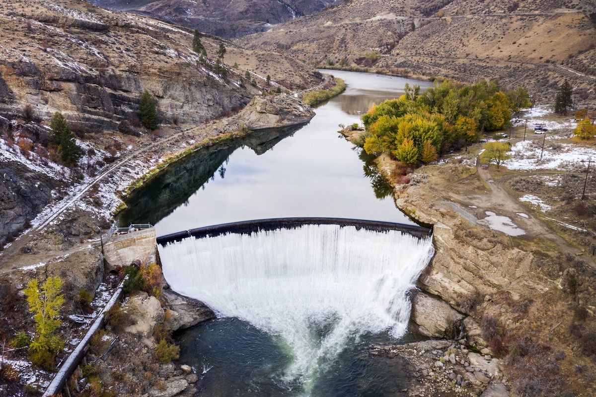Situated on the Similkameen River near Oroville, Wash., Enloe Dam stopped producing electricity decades ago. New efforts are underway to remove it and open up more than 340 miles of steelhead and salmon habitat on both sides of the U.S.-Canada border.  (Steve Ringman/Seattle Times)