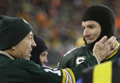 
Green Bay's Brett Favre, right, talks with former Packers quarterback Bart Starr before Sunday's NFC Championship. 
 (Associated Press / The Spokesman-Review)