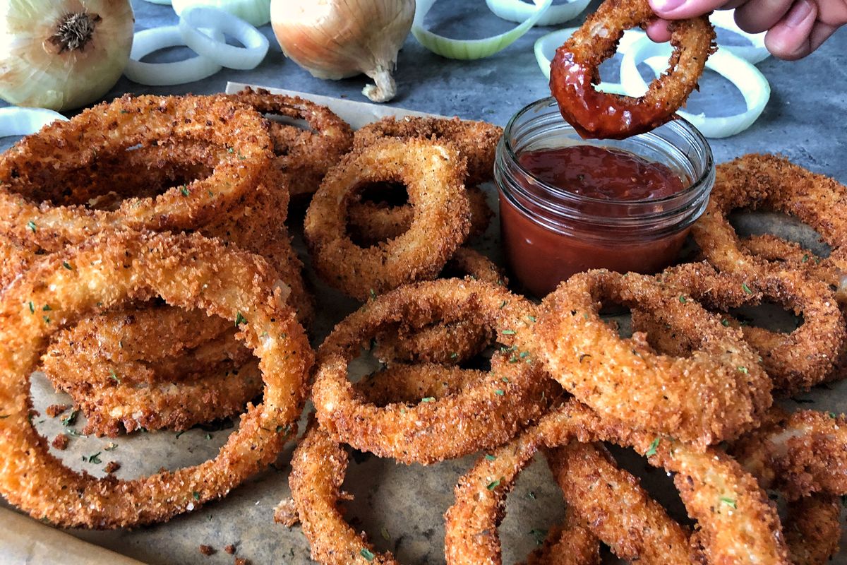 A variety of onions can be used for this onion ring recipe. Audrey Alfaro/For The Spokesman-Review  (Audrey Alfaro/For The Spokesman-Review)
