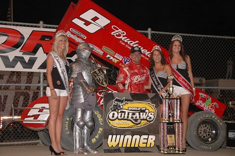 The Budweiser World Of Outlaws Sprinter is back in victory lane. (Photo courtesy of WoO Media Relations)