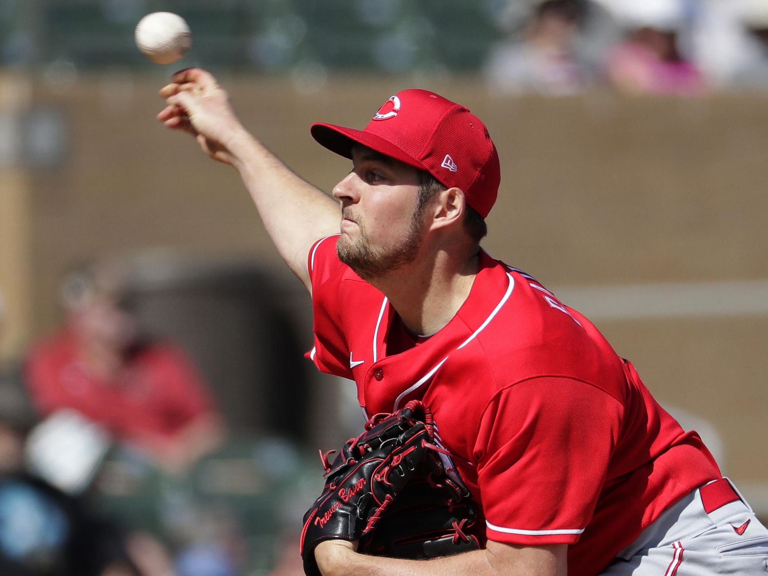Cincinnati Reds's Trevor Bauer tells batters what he's pitching, no sign  stealing needed