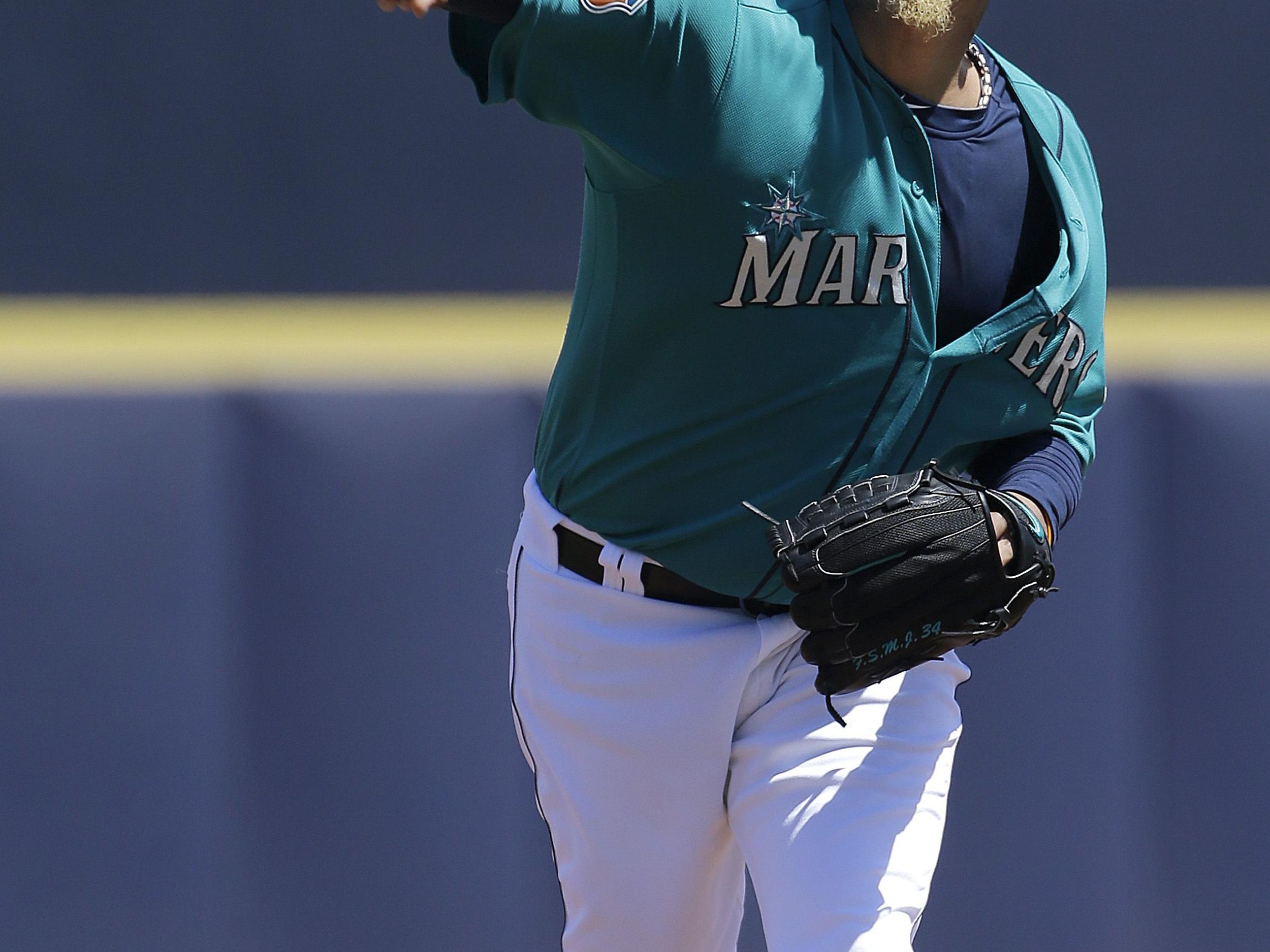 Hernandez tosses 5-hitter as Mariners top Angels - The San Diego  Union-Tribune