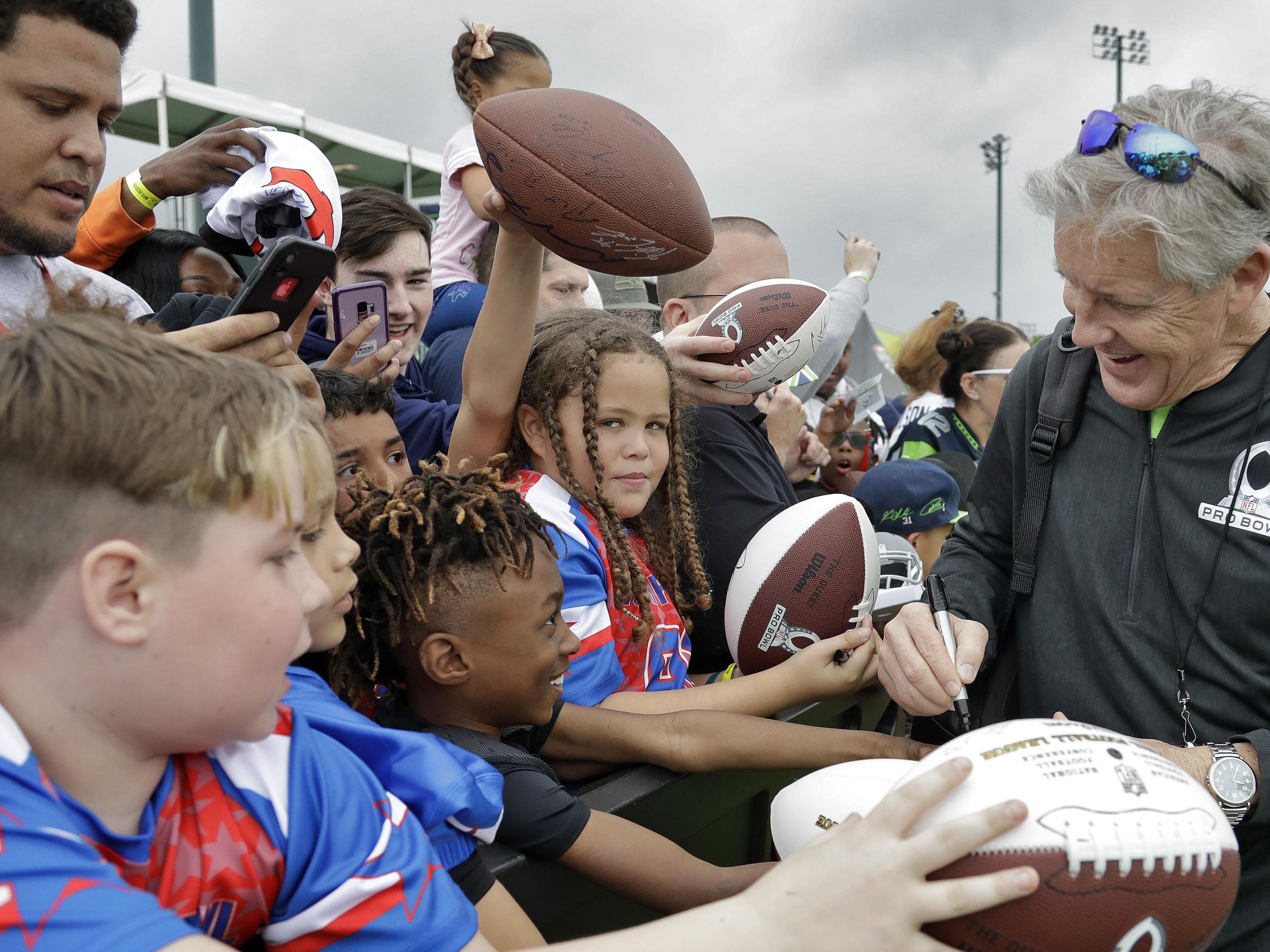 Dave Boling: Former Seahawks coach Mike Holmgren deserves a spot in Pro  Football Hall of Fame