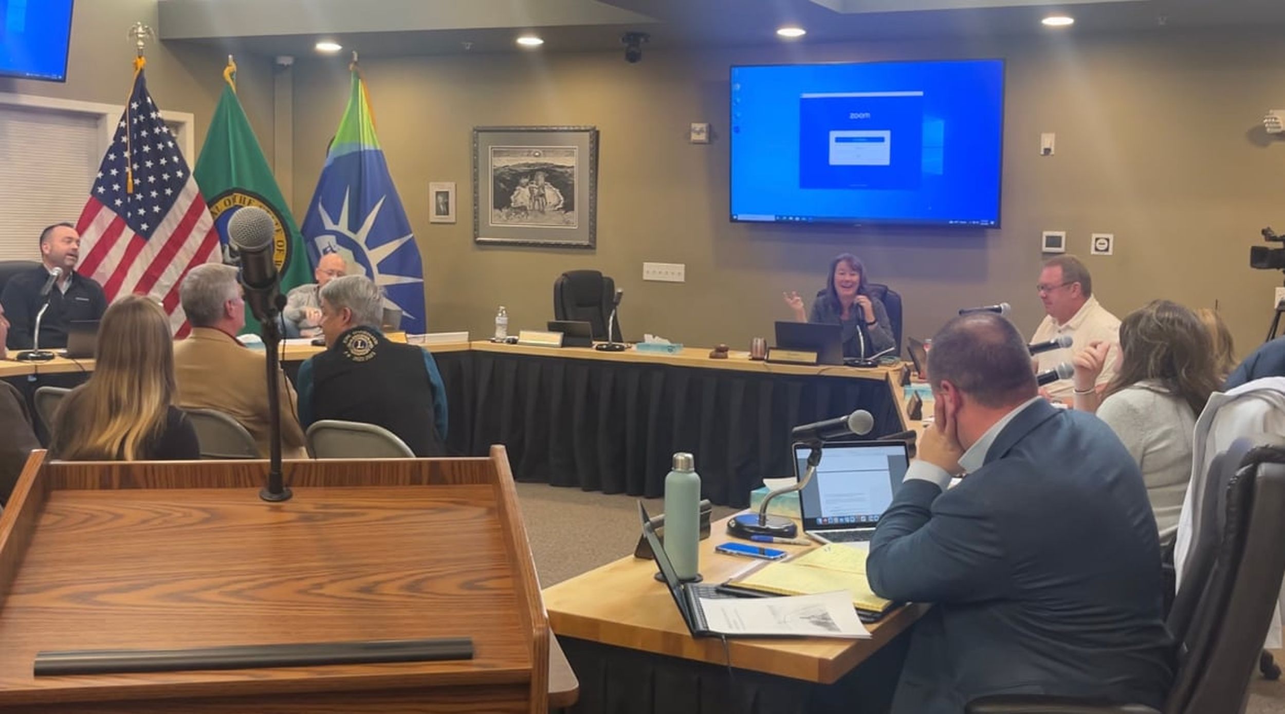 Liberty Lake residents drown out interruption at crowded city council