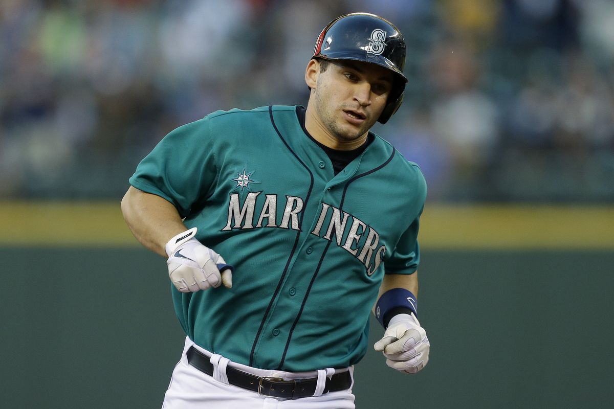 Seattle’s Mike Zunino rounds the bases after his solo homer in fifth. (Associated Press)