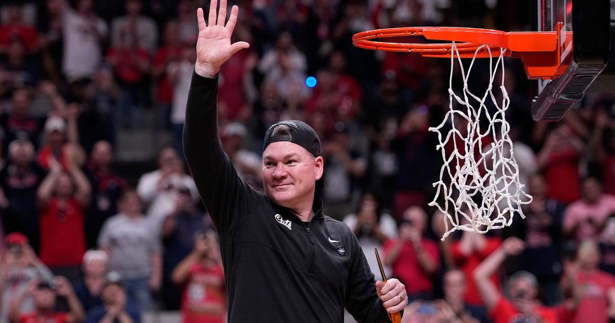 Former Gonzaga assistant Tommy Lloyd takes Arizona to first Final Four since 2001: ‘Happy to win games for him’