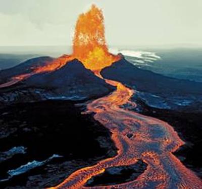 Hawaii’s Kîlauea is a sizzling attraction with a violent past.  USGS photo (USGS photo)