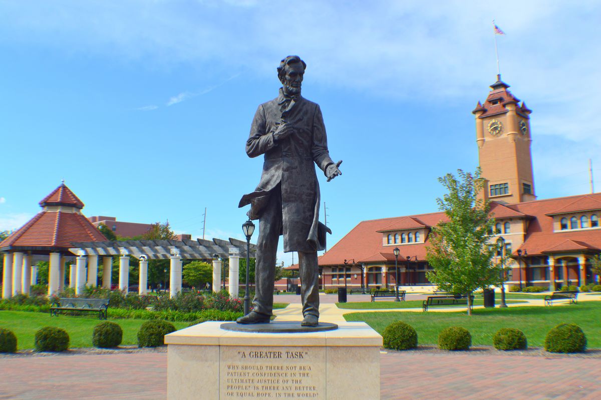 Abraham Lincoln Statue in front of Springfield’s Historical Union Station which is a part of the Lincoln Presidential Library and Museum.  (Dreamstime)