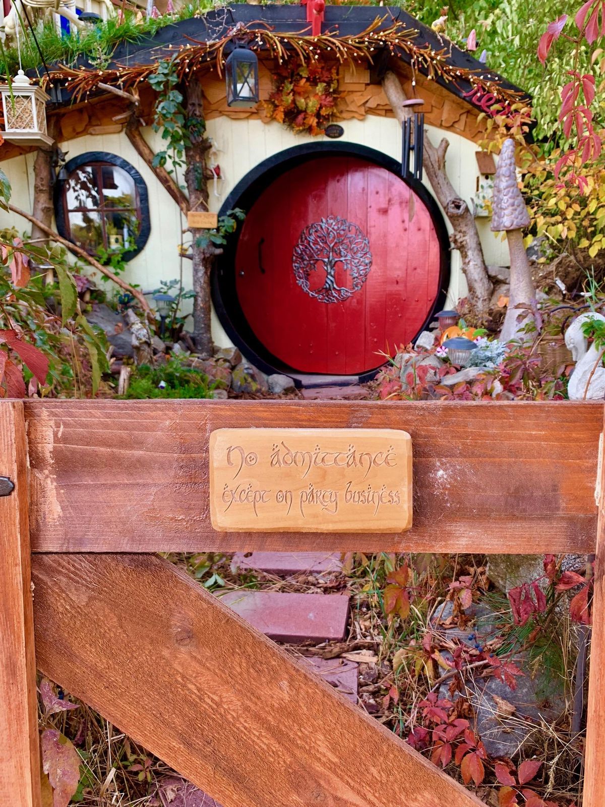 altogether-unexpected-spokane-man-builds-hobbit-house-in-front-yard-the-spokesman-review