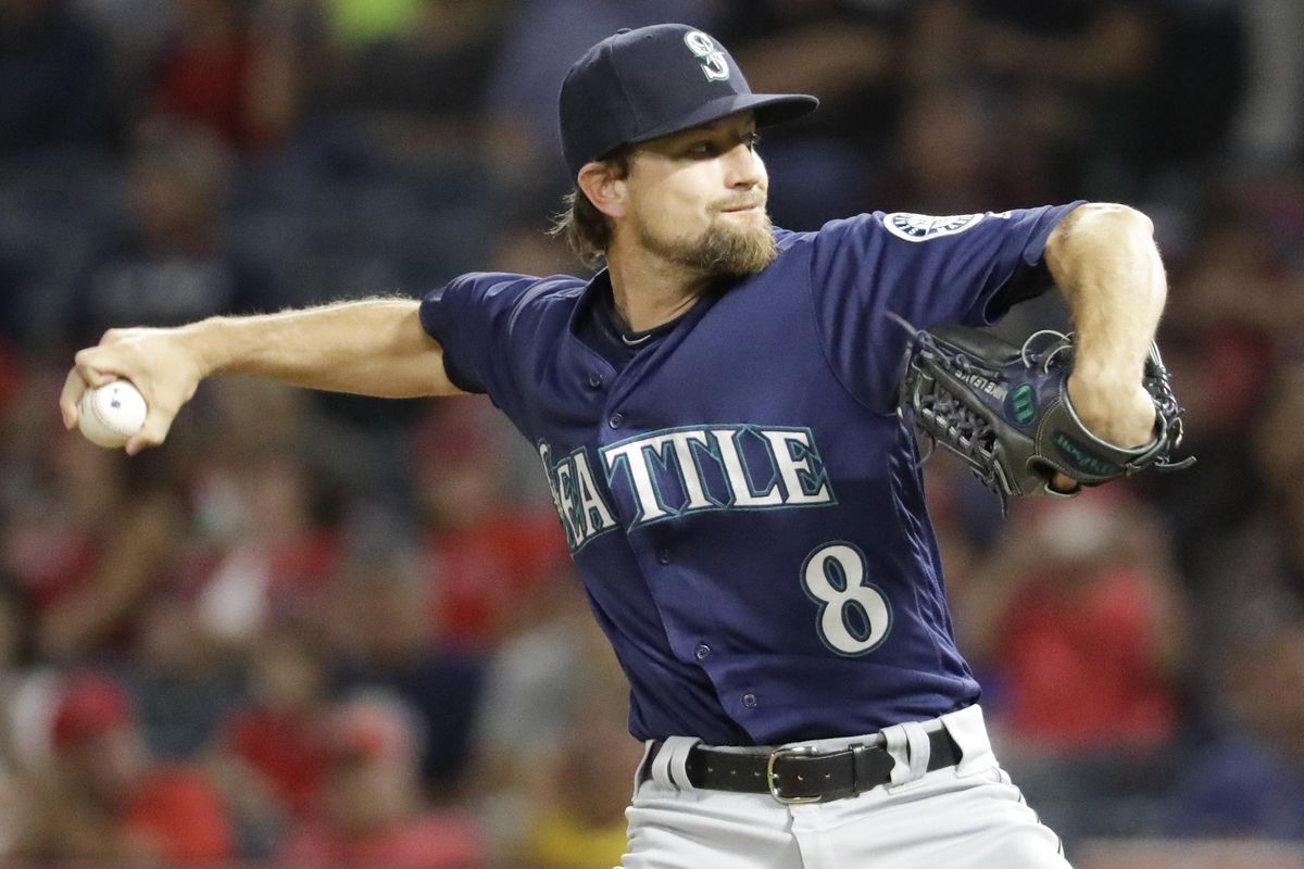 Seattle Mariners starting pitcher Mike Leake throws against the Los Angeles Angels during the first inning of a baseball game in Anaheim, Calif., Thursday, Sept. 13, 2018. (Chris Carlson / AP)