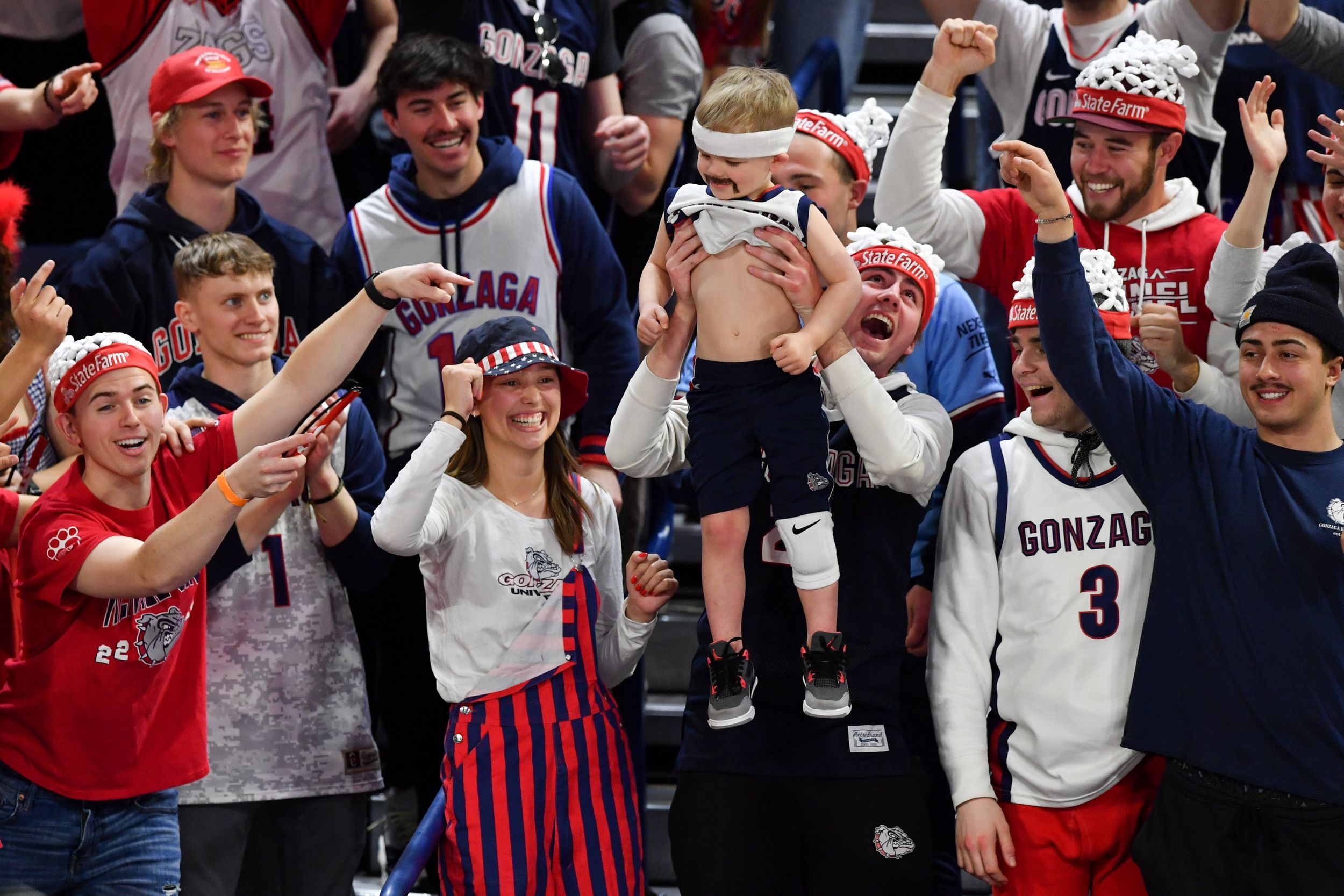 No. 1 Gonzaga is the setting for Pasch and Walton to reunite for another  year of frivolity and free throws - ESPN Front Row