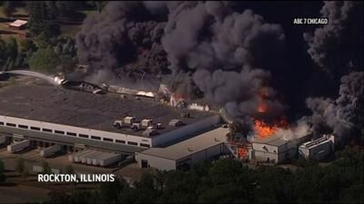 An explosion at a chemical plant near the northern Illinois community of Rockton sparked a massive fire that sent flames and huge plumes of thick black smoke high into the air Monday morning. 