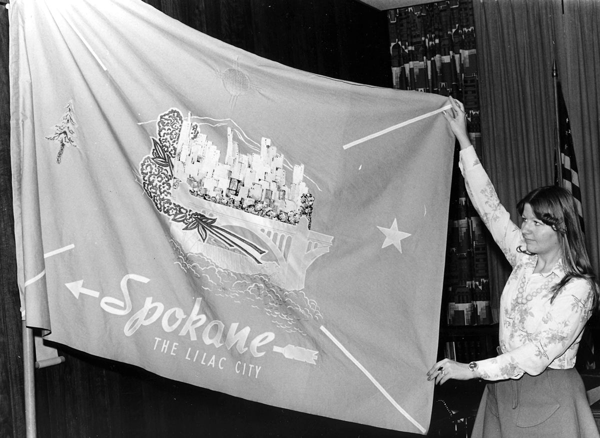 Флаг май. Flag of Spokane. Флаг СССР Эстетика. Флаг Эра. Флаг Канады в 1941.