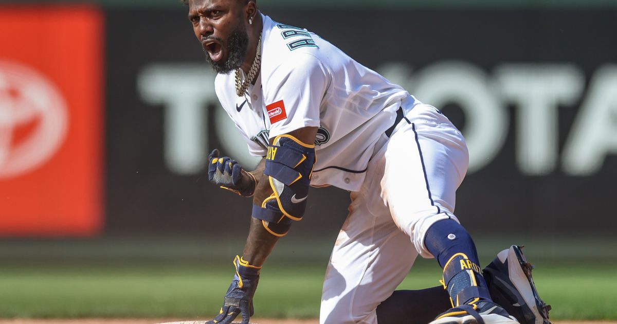 Photo: Spokesman Mariners Walk Off Twins With 4-3 Victory on Ninth-Inning Miscue
