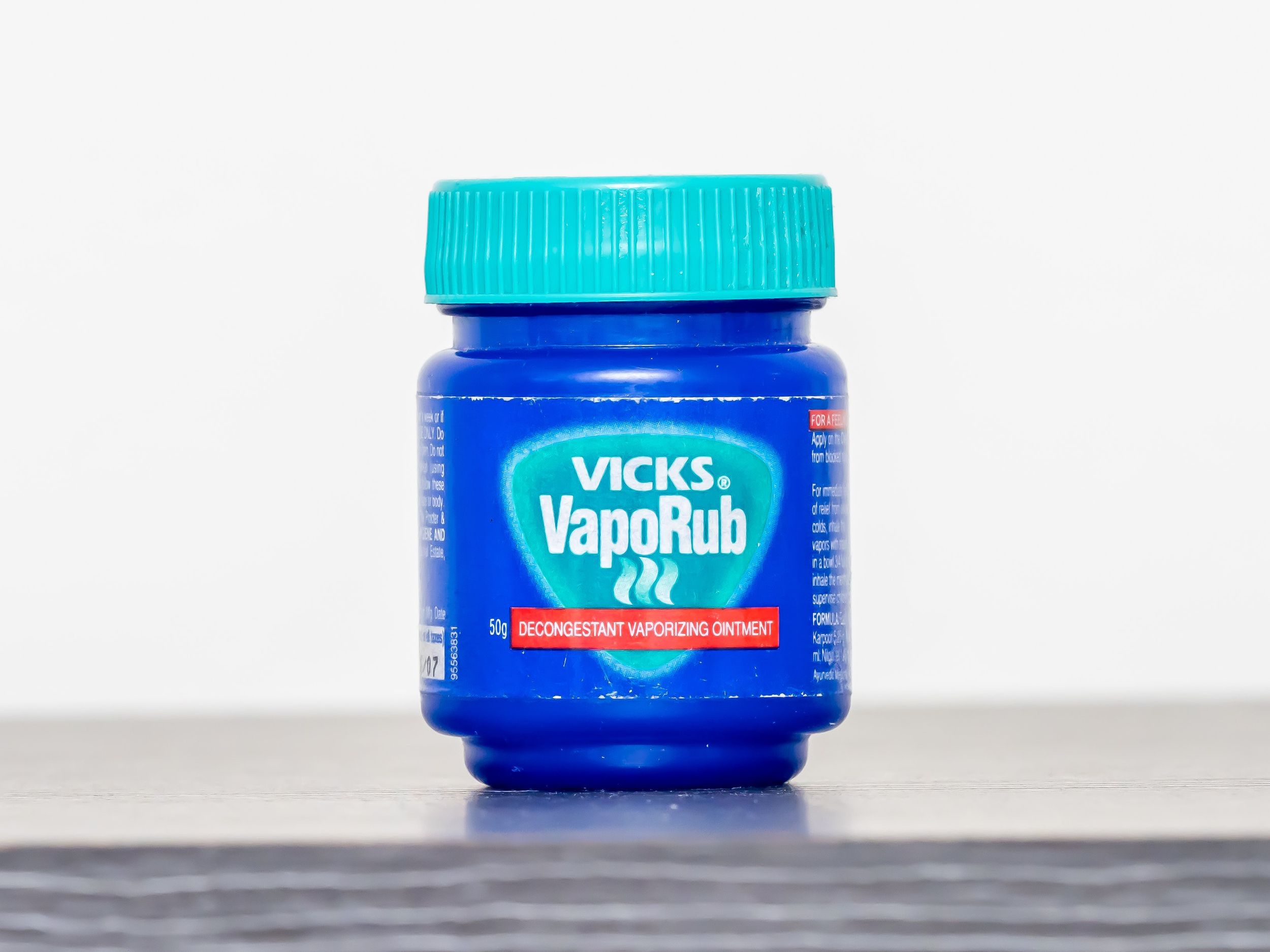 People's Pharmacy 25 years of Vicks VapoRub against toenail fungus