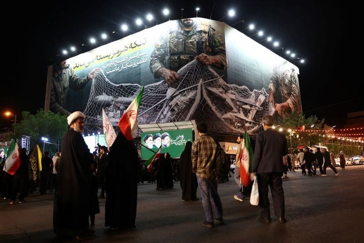 A billboard with a graphic design about the Strait of Hormuz on a building in Tehran, Iran, May 6, 2026. Majid Asgaripour/WANA (West Asia News Agency) via REUTERS  (Majid Asgaripour)