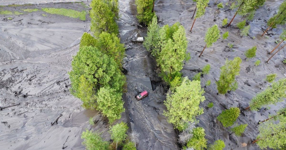 Mudslide in Okanogan County damages three homes