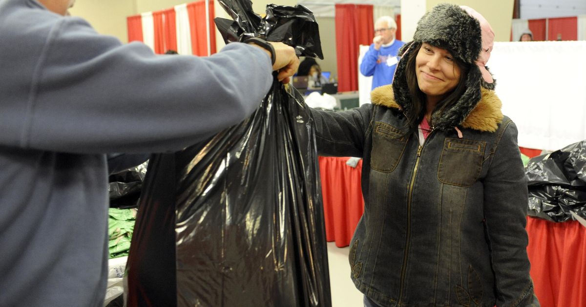 Christmas Bureau gave books and toys for 2,260 children as the Spokane