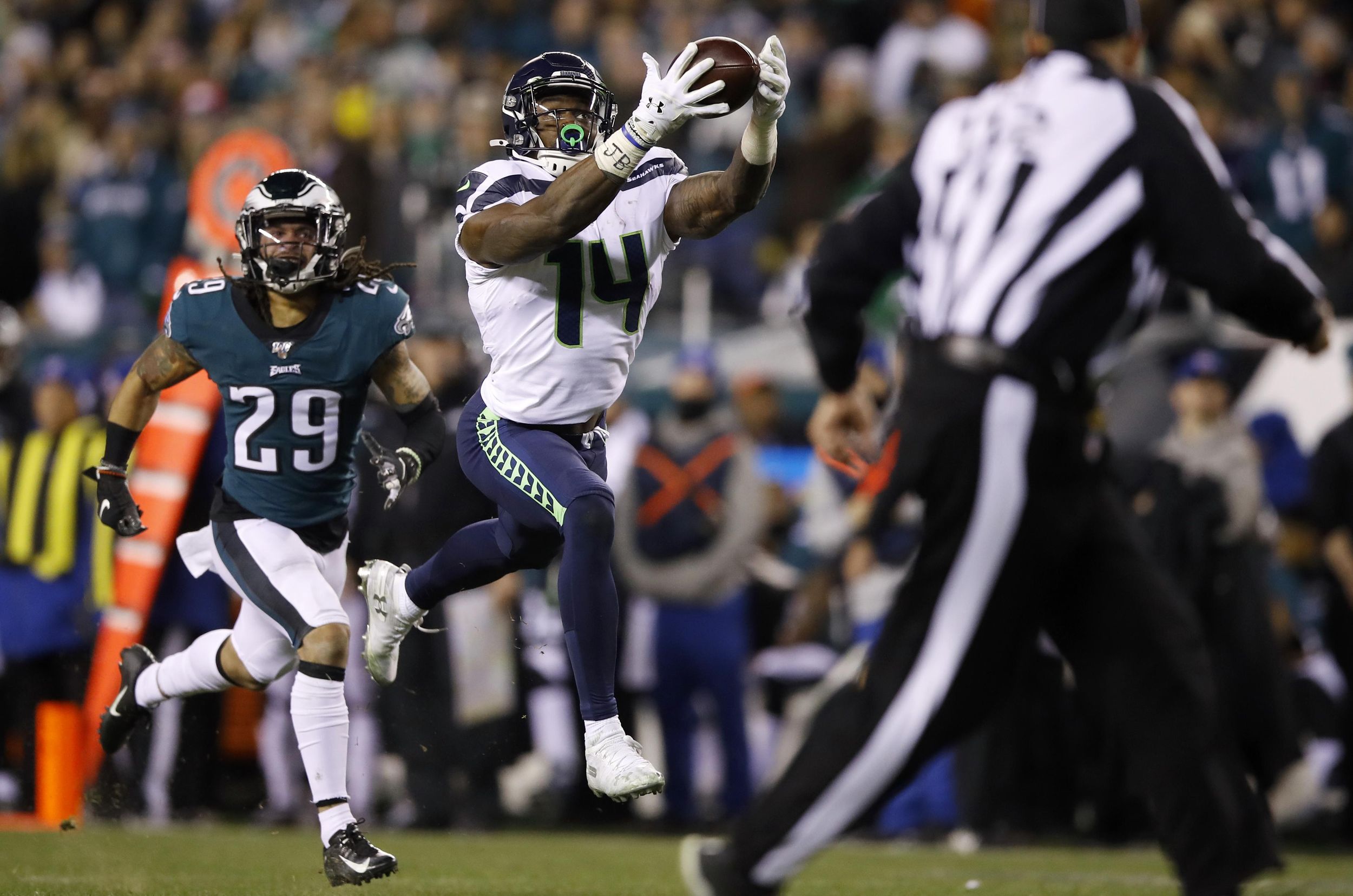 Metcalf, Wilson lead Seattle Seahawks over Philadelphia Eagles 23-17