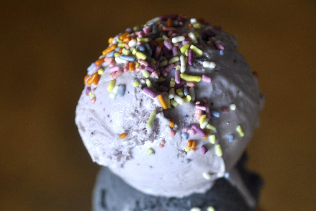 Dueling ice cream parlors.  ADRIANA JANOVICH adrianaj@spokesman.com (Adriana Janovich / The Spokesman-Review)