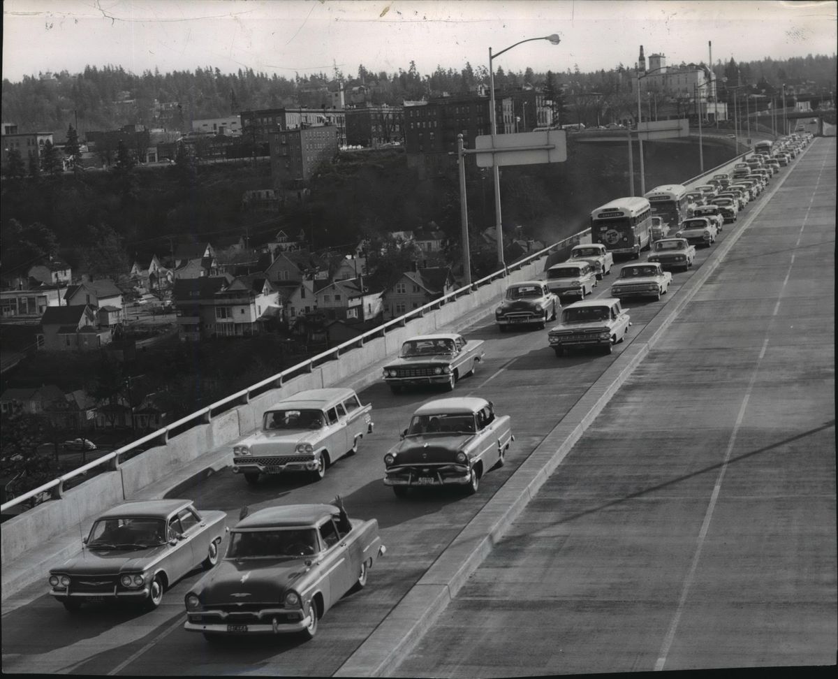 Northbound traffic piles up on the Maple Street Bridge in 1960. (S-R archives / Cowles Publishing Co.)