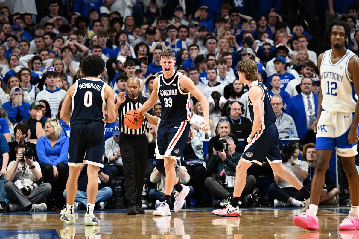 Gonzaga forward Ben Gregg (33) reacts after he made a crucial steal and drew a foul late in the second half of Saturday’s game at Rupp Arena in Lexington, Ky.  (Tyler Tjomsland/The Spokesman-Review)