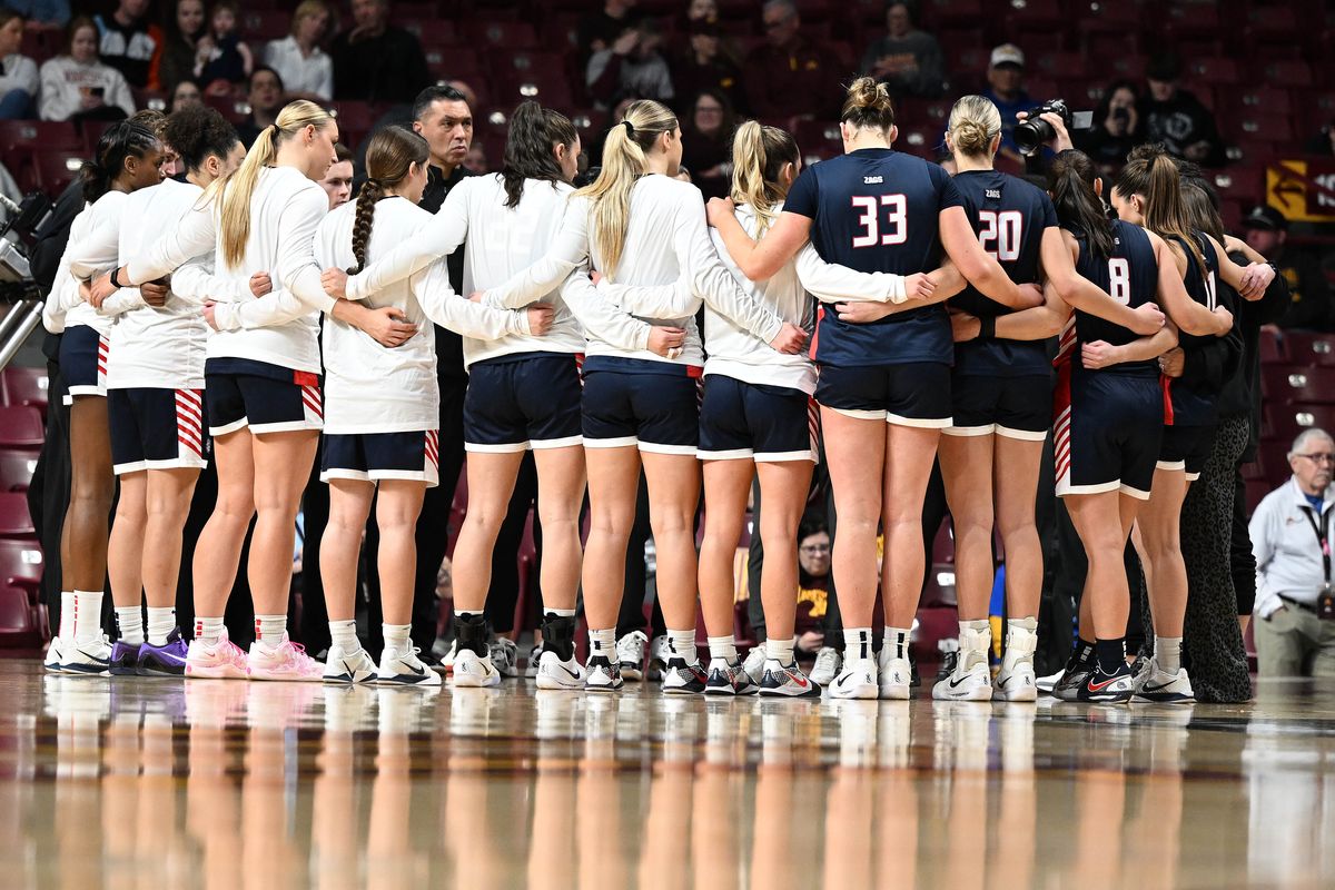 The Zags circle up before the start of their NCAA first-round tournament college basketball game with Ole Miss, Friday, March 20, 2026, in Minneapolis.  (COLIN MULVANY/THE SPOKESMAN-REVIEW)