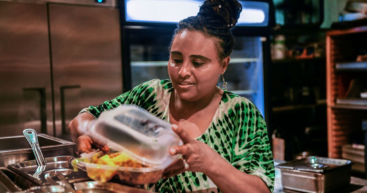 ‘Our city just comes together’: Community provides free meals in the wake of Spokane-area fires