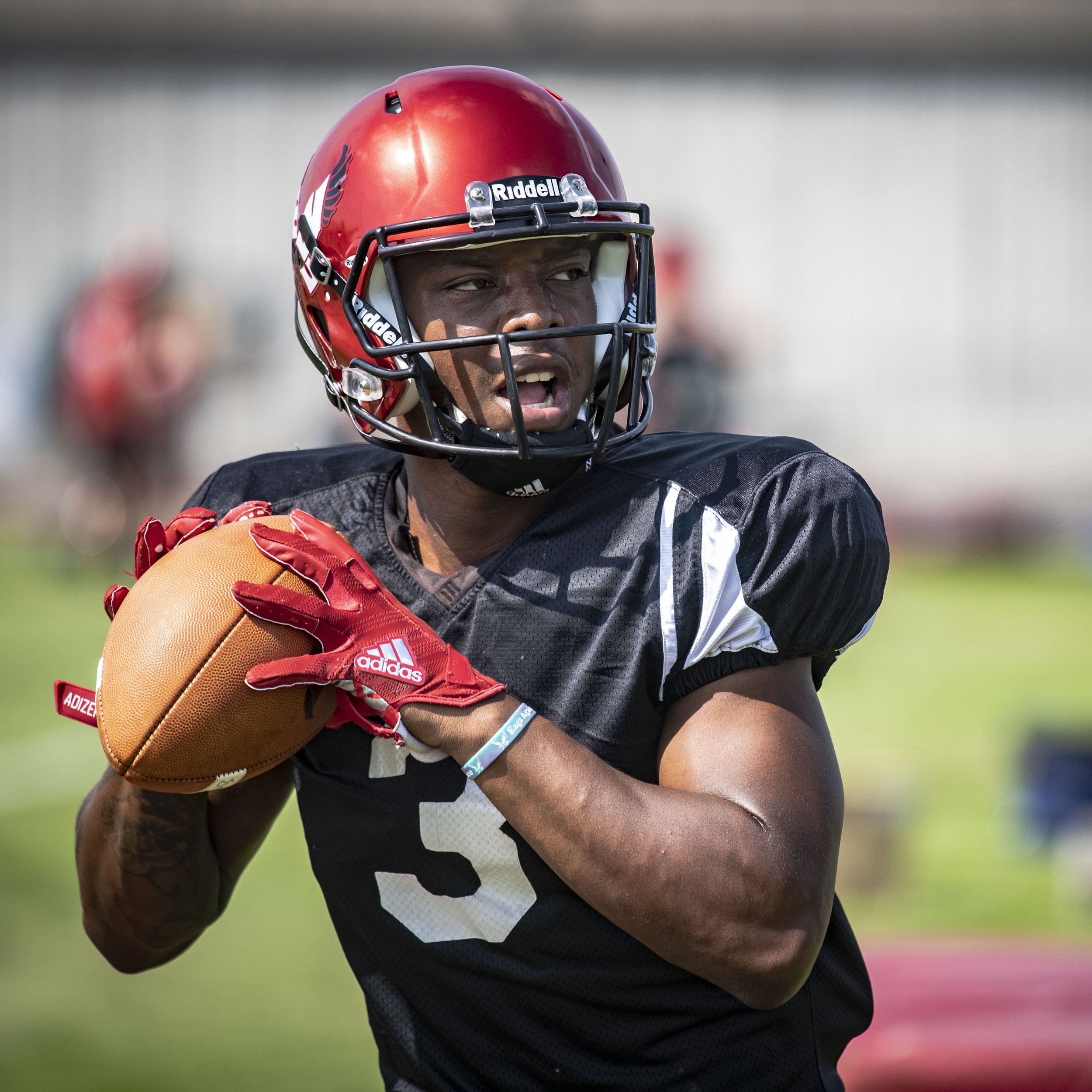 Eastern Washington quarterback Eric Barriere finishes second in Walter  Payton Award voting, Eastern Washington University