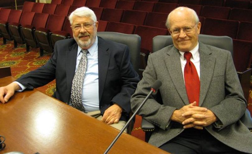 Former redistricting commissioners Dean Haagenson, left, of Coeur d'Alene, and Tom Stuart, right, of Boise, offered advice to this year's commissioners on Tuesday. Both served on Idaho's last redistricting commission a decade ago. (Betsy Russell)