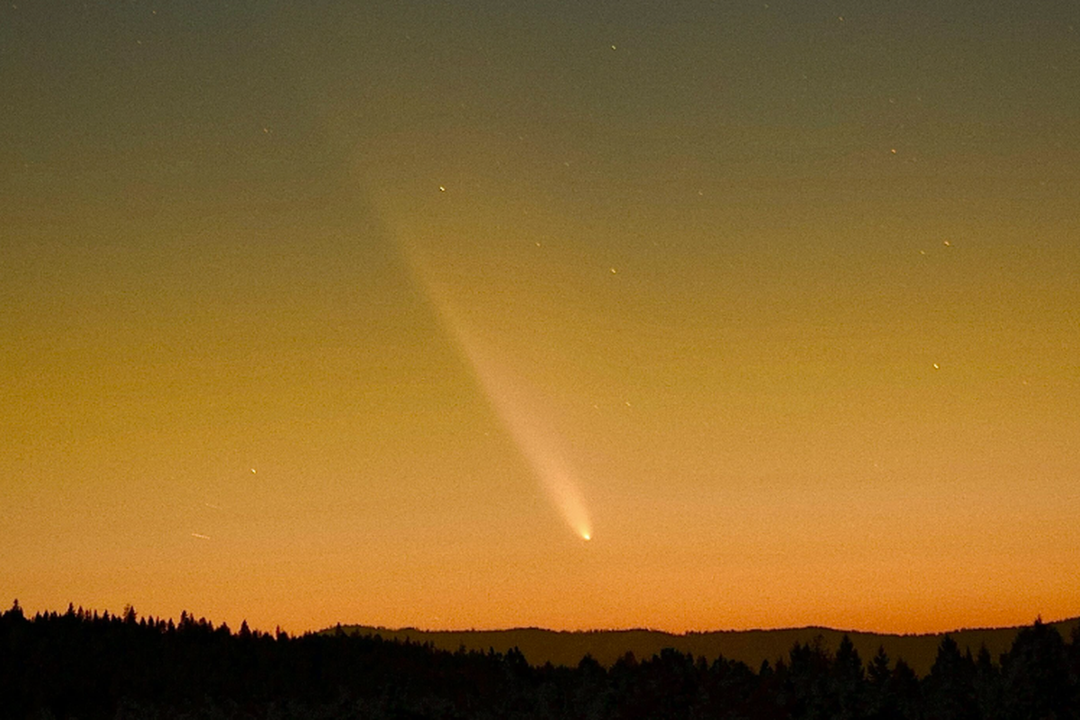 The comet Tsuchinshan-ATLAS revealed itself in the western skies around 7:00 pm yesterday. High clouds may block the view a bit tonight.  (National Weather Service-Spokane)