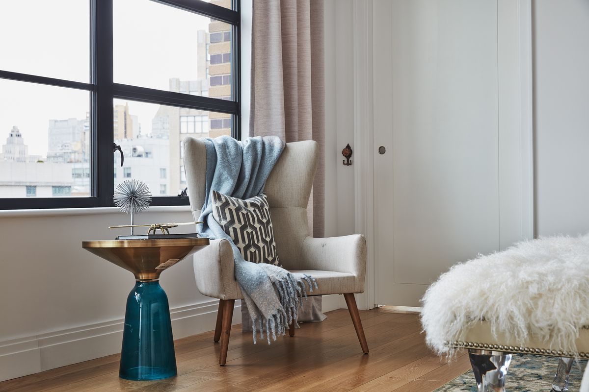 Turquoise accents create a burst of unexpected color in this bedroom space. (Scott Gabriel Morris/Handout/TNS)  (Scott Gabriel Morris)