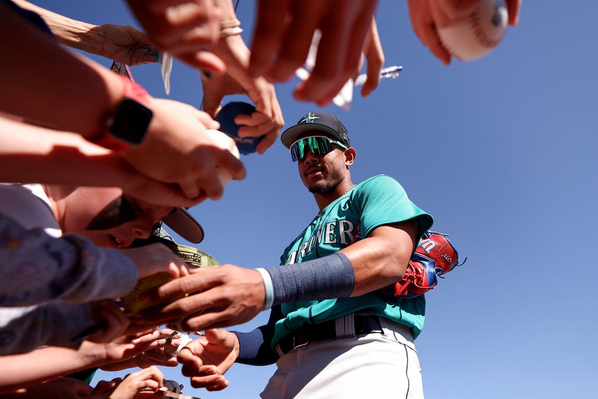 Why Julio Rodriguez has returned to his early-season struggles with  Mariners